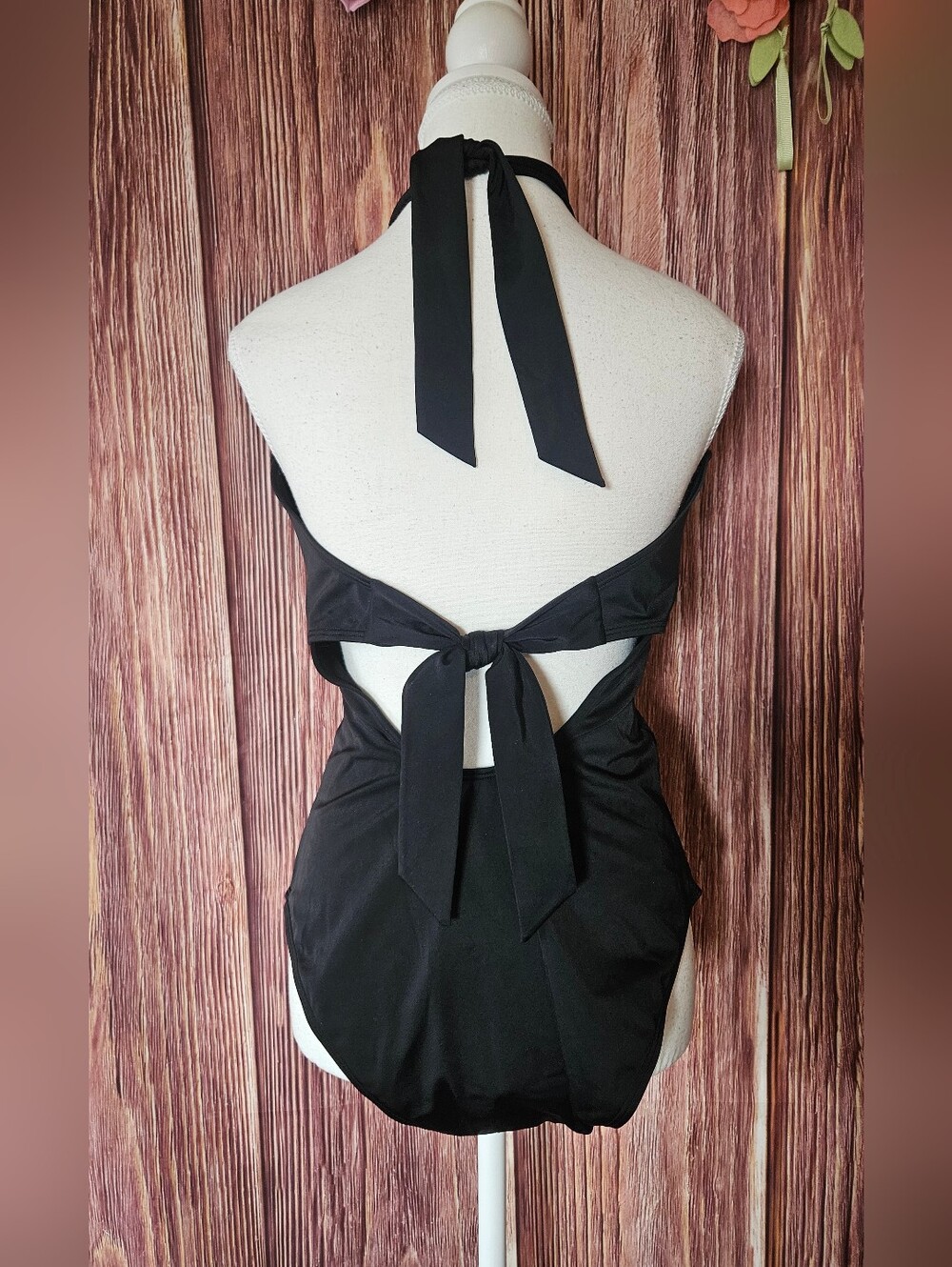 NWT Venus Rosette Halter One Piece Swimsuit Size 16 - Picture 5 of 12